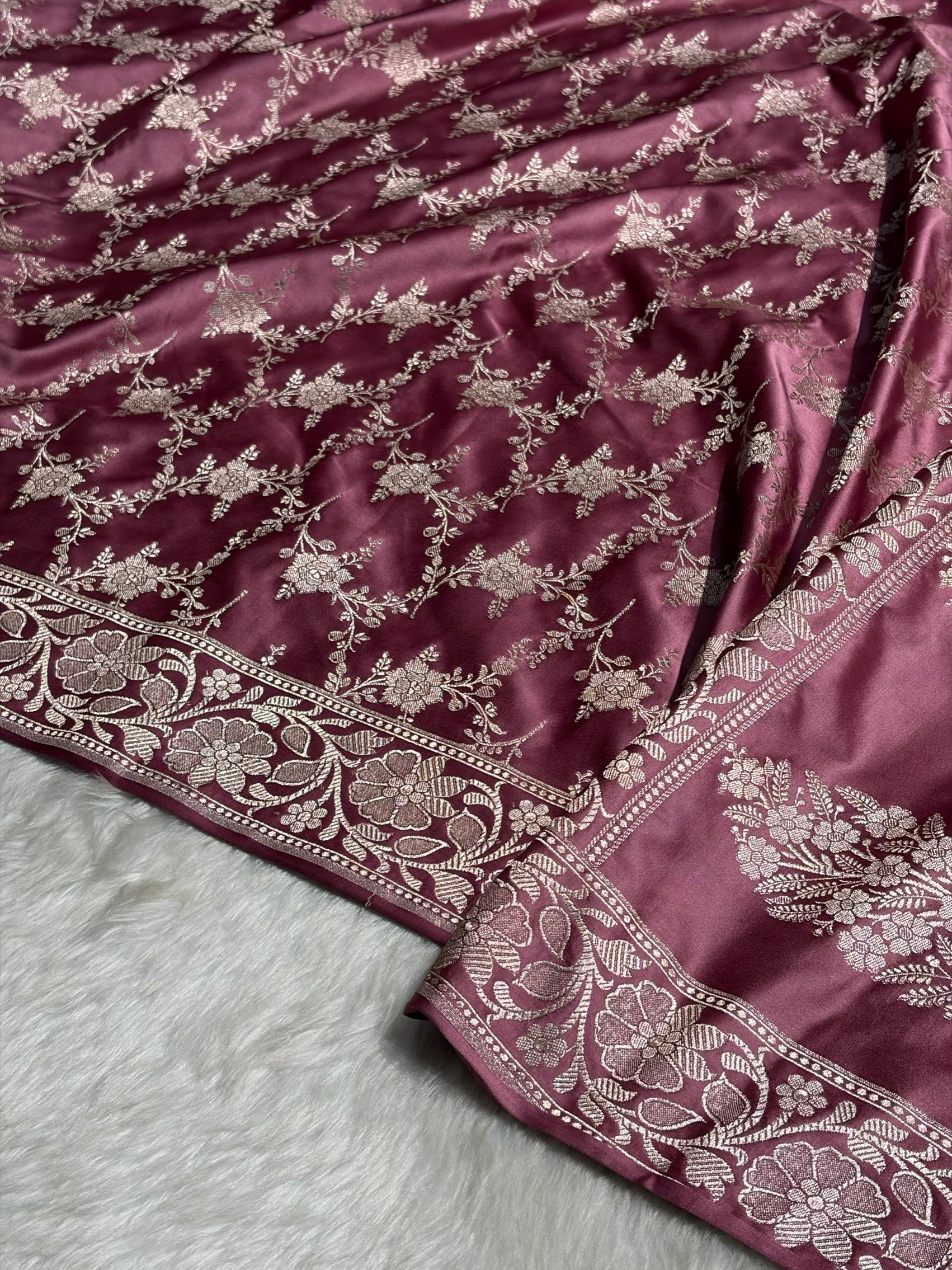 banarasi-55ee462c9c