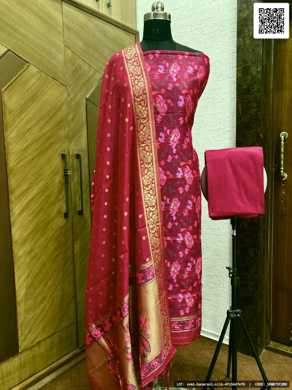 semi-banarasi-silk-4fc56d7ef6