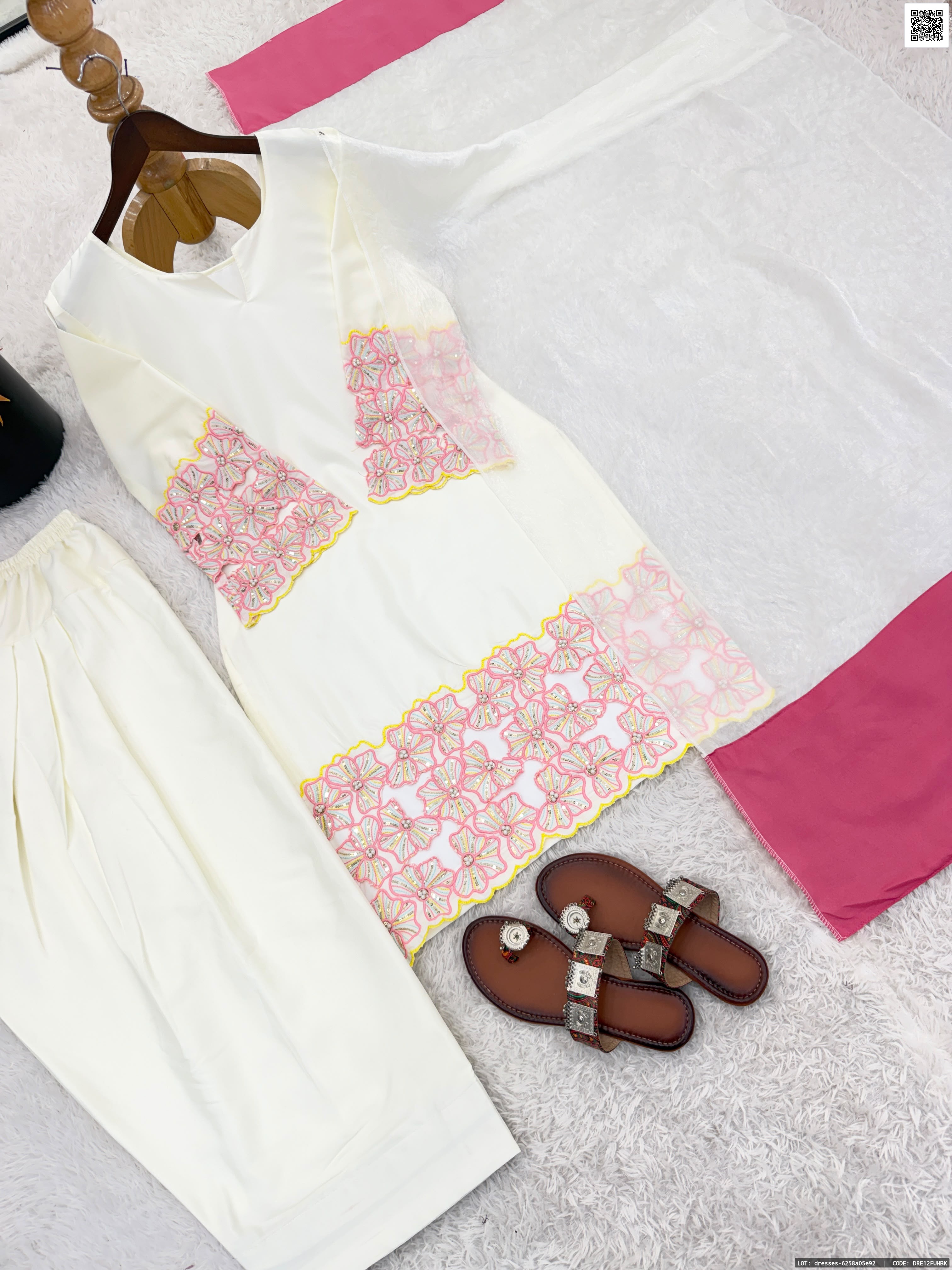 dresses-6258a05e92
